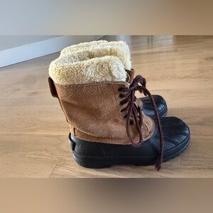 Ranger kids snow boots size 2